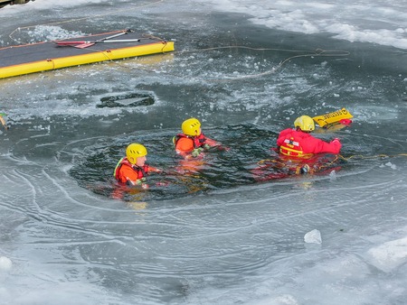 Vaja reševanja iz zaledenelega jezera – Ivarčko jezero (5)